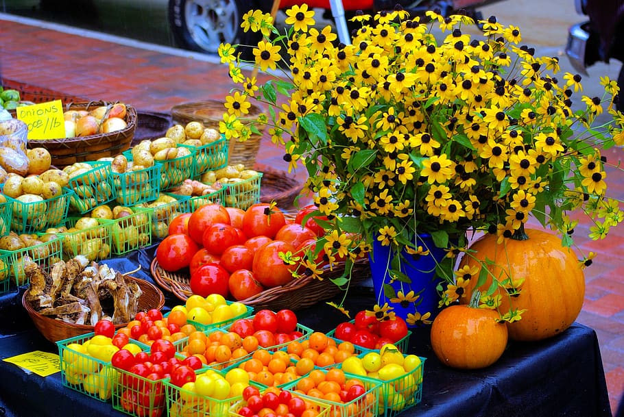 farmers market table, tomatoes, potatoes, sunflowers, blackeyed, HD wallpaper
