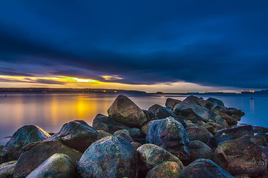 Body Of Water Under Cloudy Sky, beach, clouds, evening, ocean HD wallpaper