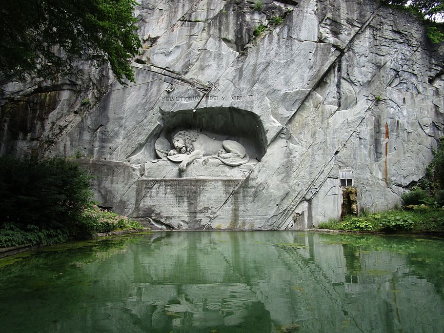 Gray Lion Statue Beside Green Lake, architecture, beautiful, carved HD wallpaper