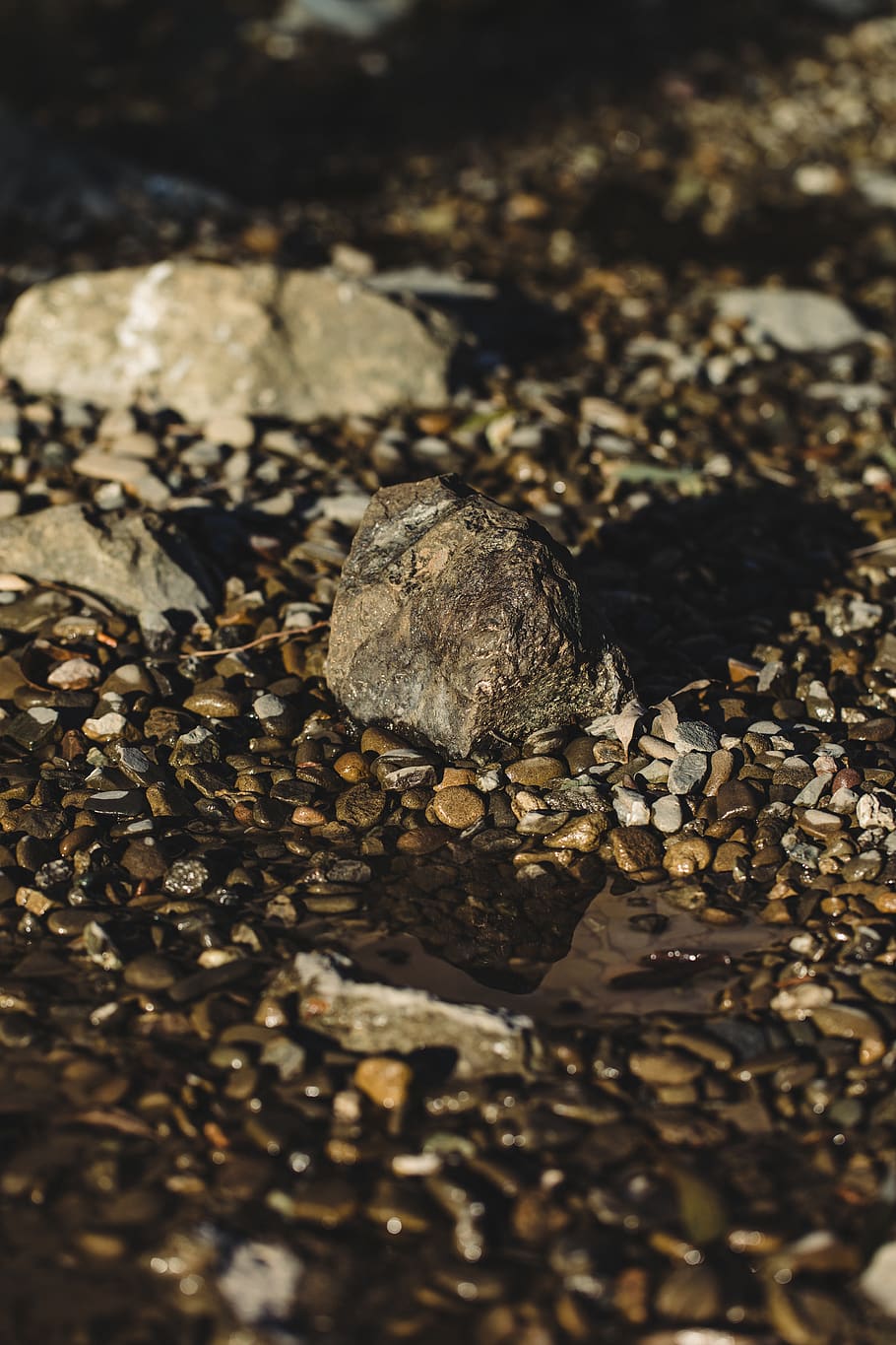 gray stone during daytime, road, dirt road, gravel, rock, rubble HD wallpaper