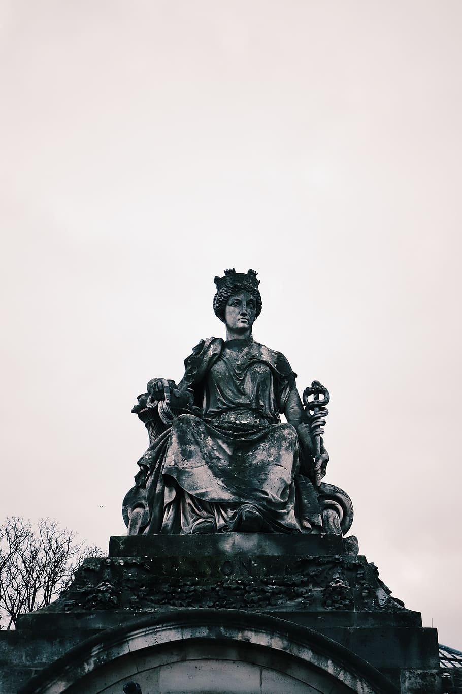 person statue, monument, human, sculpture, art, archaeology, figurine HD wallpaper
