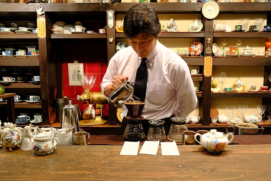 Кофейня киссатэн краснодар. Киссатэн в Японии. Киссатэн кафе. Краснодар Kissaten кафе. Киссатэн Краснодар кофейня.