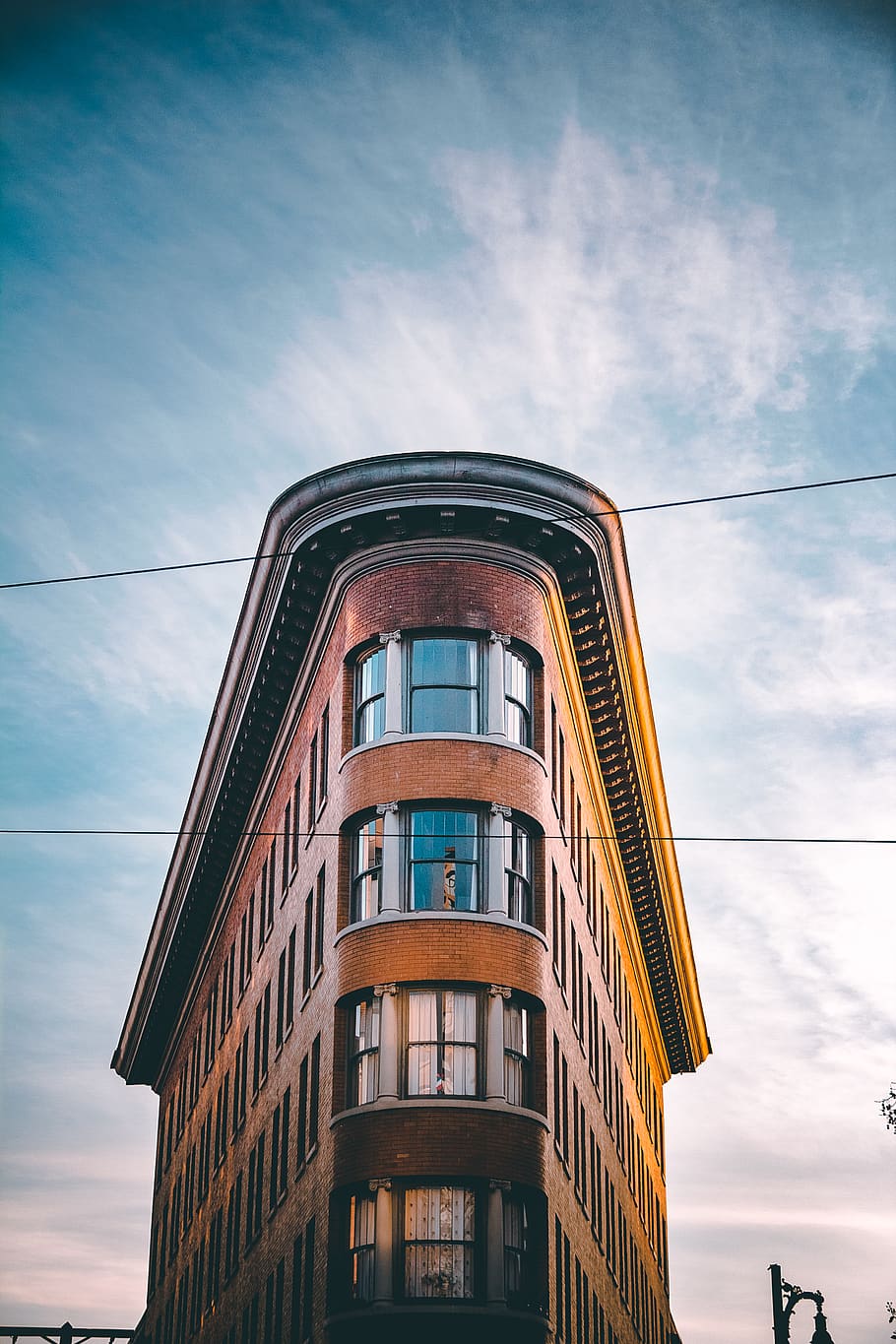 brown flatiron building, architecture, street photography, shape HD wallpaper