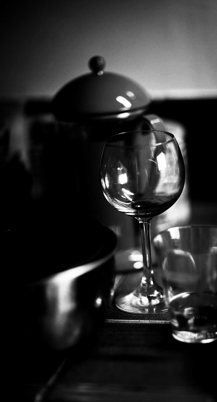 wino, object, black and white, glass, table, indoors, no people