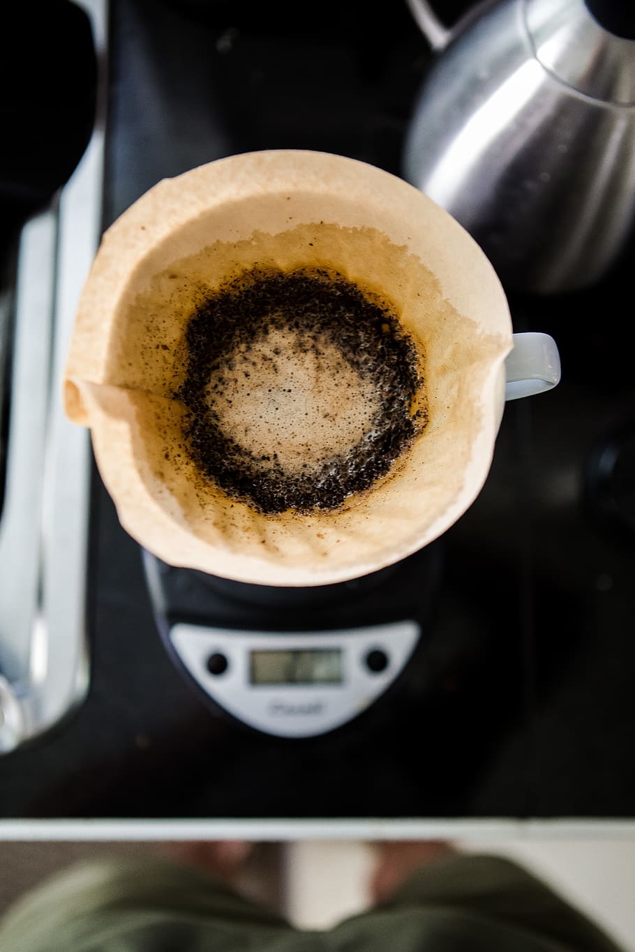 coffee cup on black table, drink, beverage, filter, chemex, pour HD wallpaper