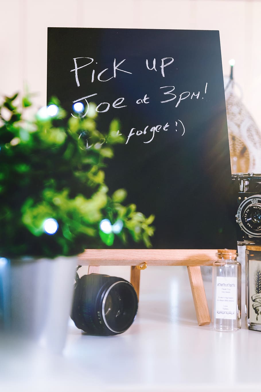 black chalkboard with stand, camera, light, electronics, lens HD wallpaper
