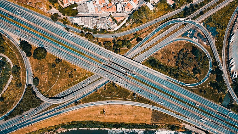 Gray Concrete Roadway, aerial shot, architecture, bridge, cars, HD wallpaper