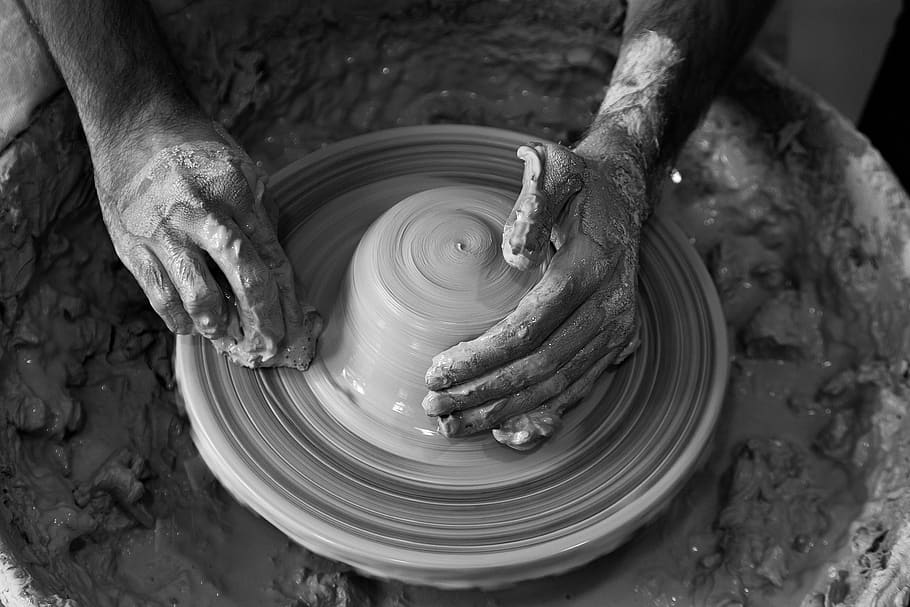 person doing pot, españa, malaga, taller de cerámica  alfonso rot HD wallpaper