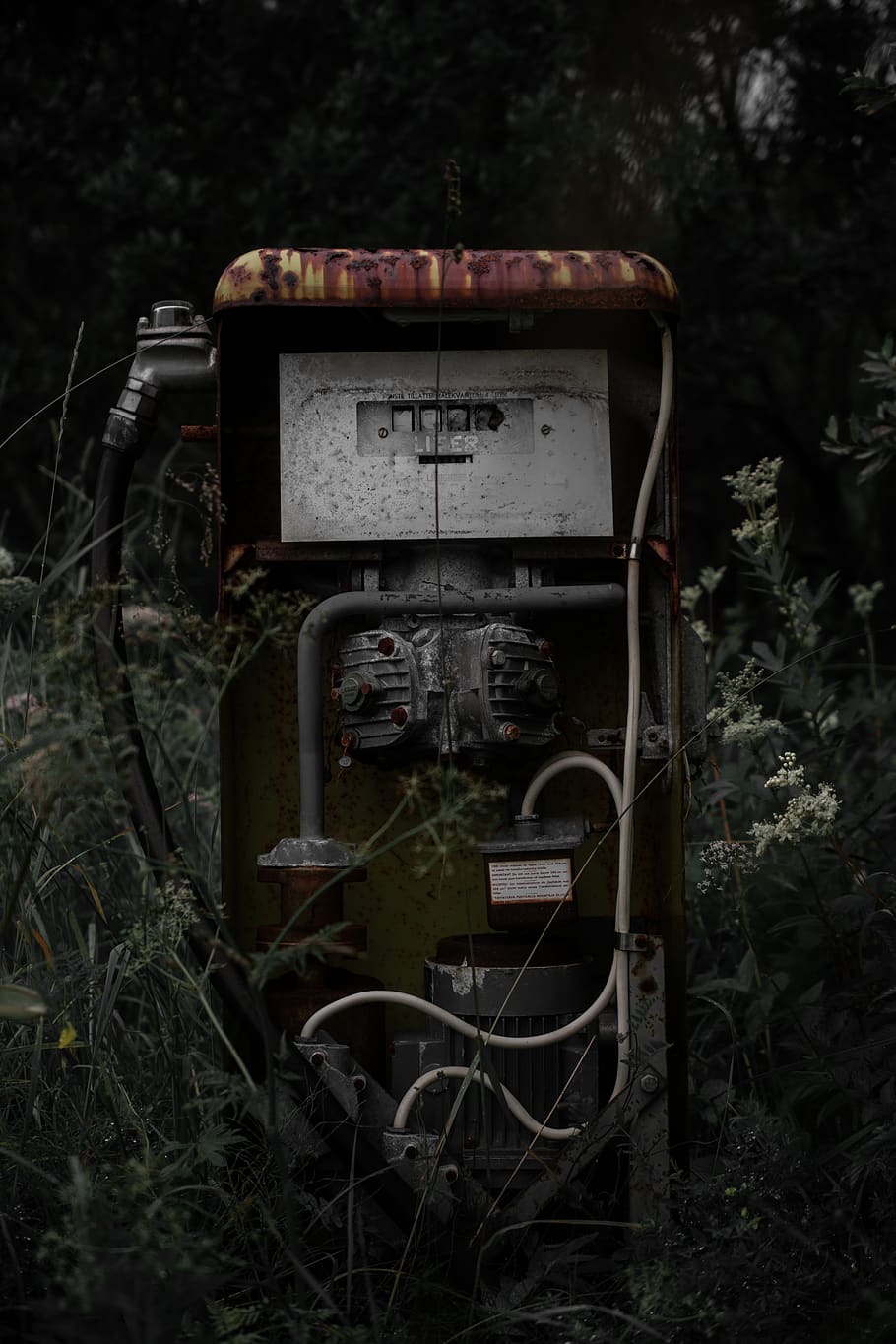 black and gray corded device, machine, gas pump, rust, lightroom, HD wallpaper