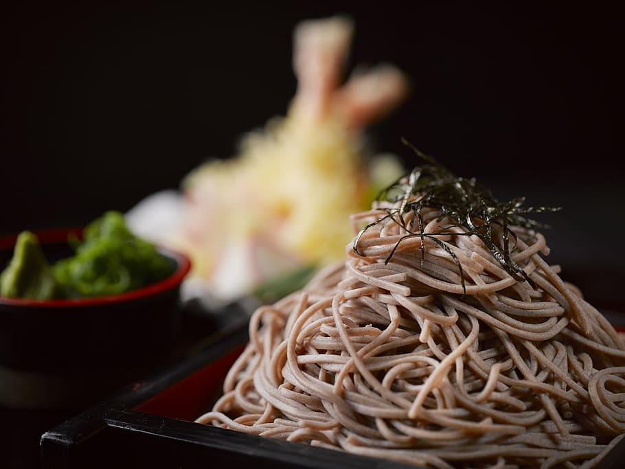 Pasta On Black Plate, cuisine, delicious, dinner, food, lunch HD wallpaper