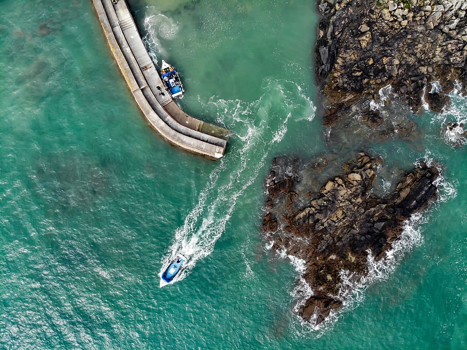 motorboat on body of water, sea, ocean, rock, harbor, coast, coastal, HD wallpaper