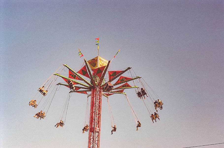 People Riding on Amusement Ride Taken Under Clear Sky, blue sky HD wallpaper