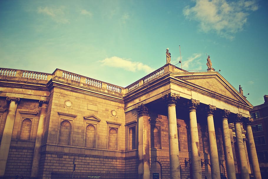 Brown Concrete Building Under Blue Sky, columns, historical, architecture HD wallpaper