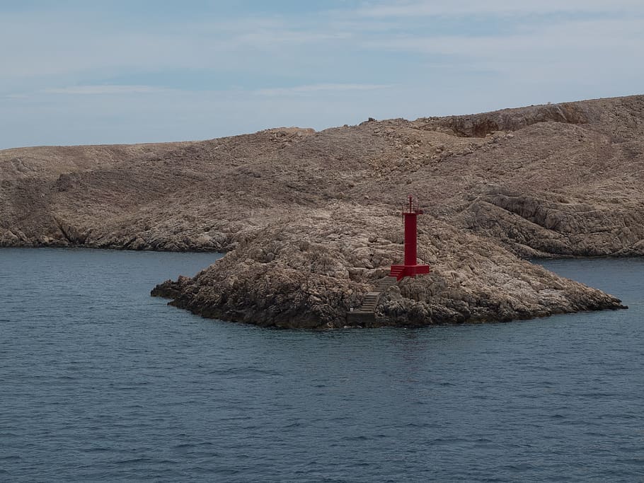 lighthouse, red beacon, peninsula, water, guidance, waterfront HD wallpaper