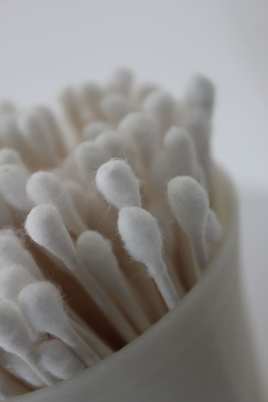q-tips, white, studio shot, close-up, indoors, selective focus HD wallpaper