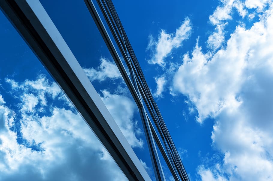 Low Angle Photography of High Rise Building Under Blue Sky, architecture HD wallpaper