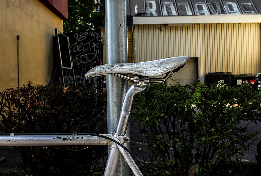 bike-saddle-silver-cream.jpg