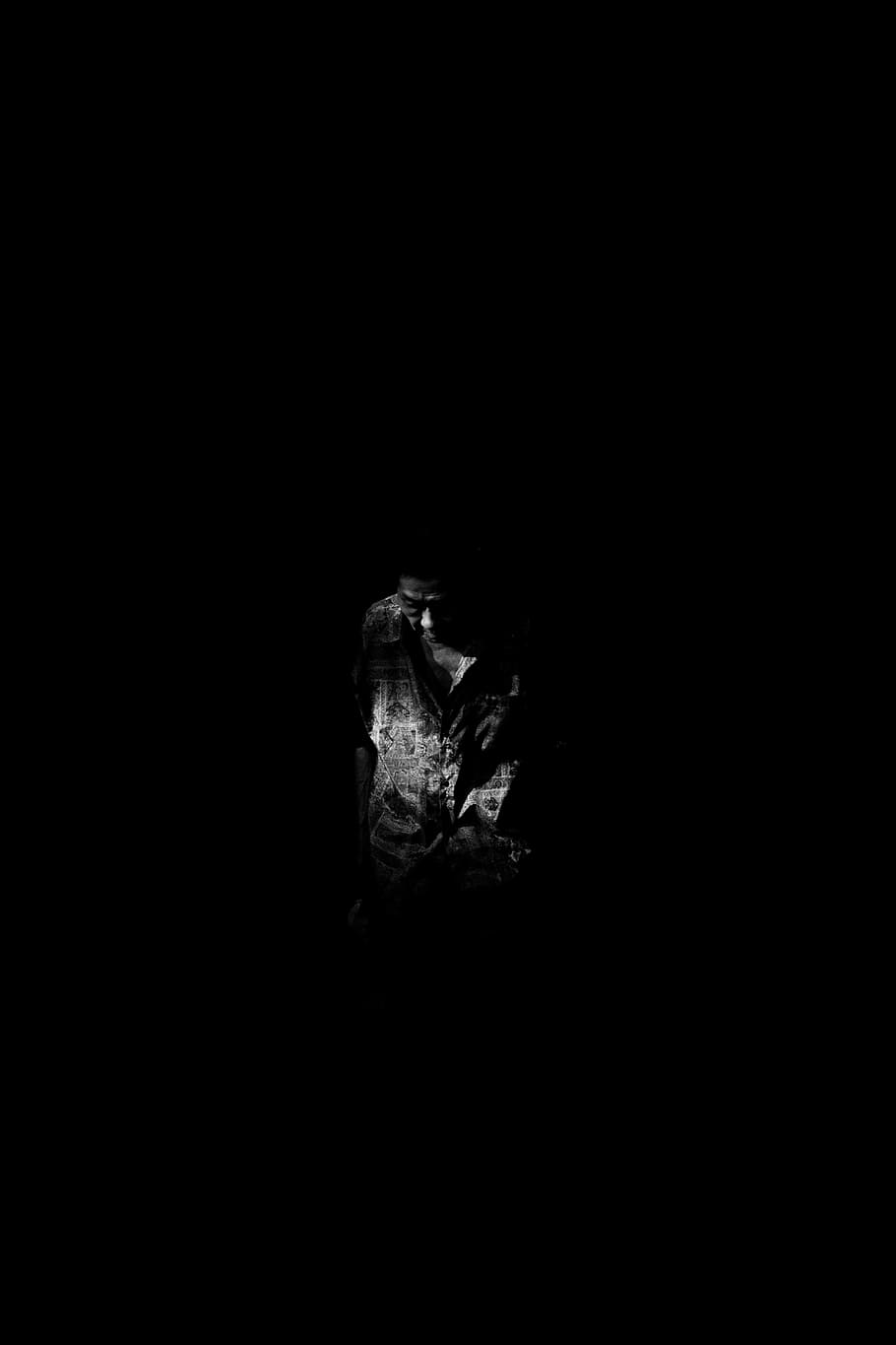 person, looking down, light, shadow, dark, black and white HD wallpaper