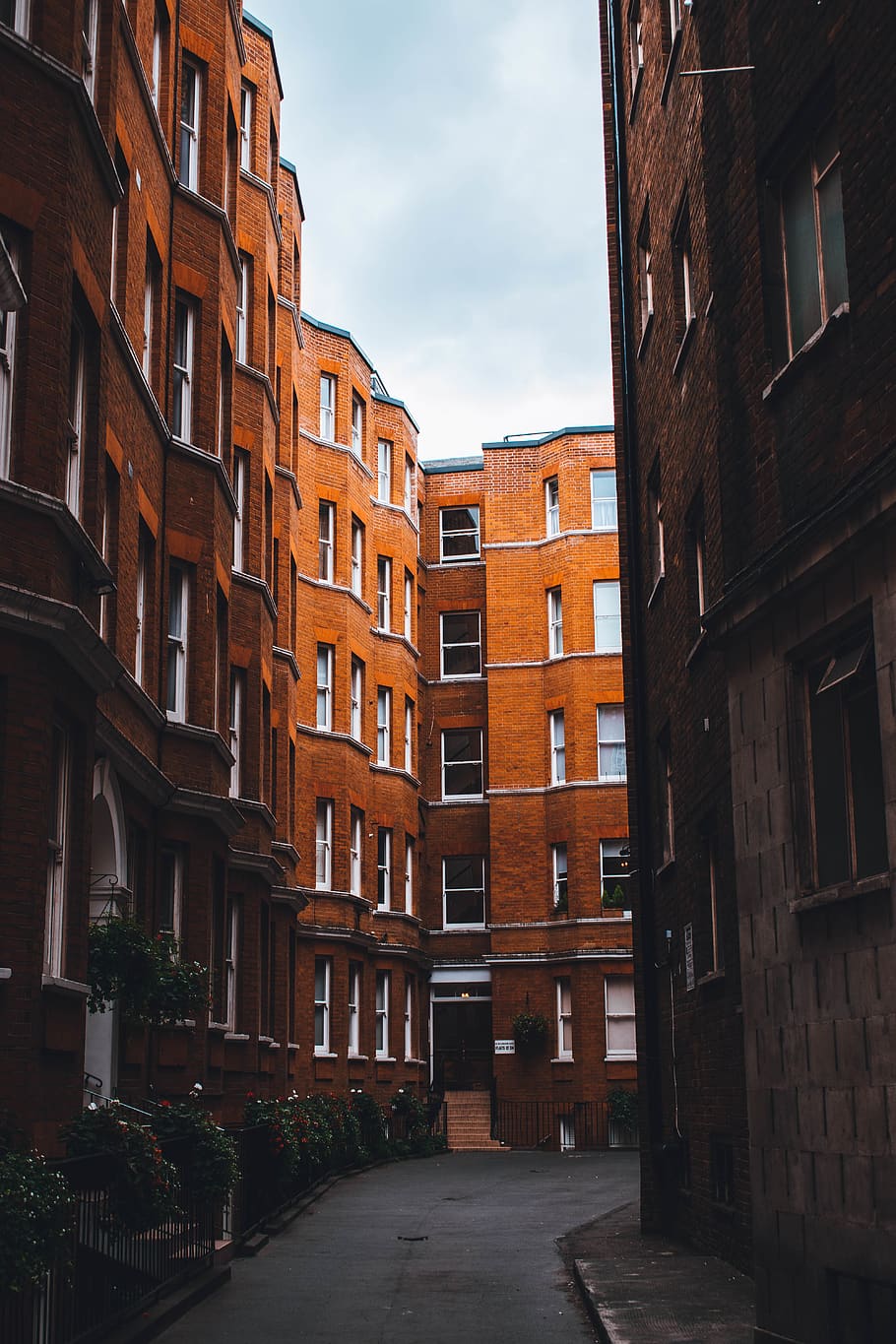 Brown Building, apartment, architecture, brick, buildings, city HD wallpaper