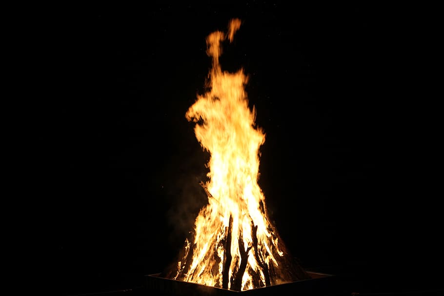 bonfire, flames, heat, night, burning, fire - natural phenomenon HD wallpaper