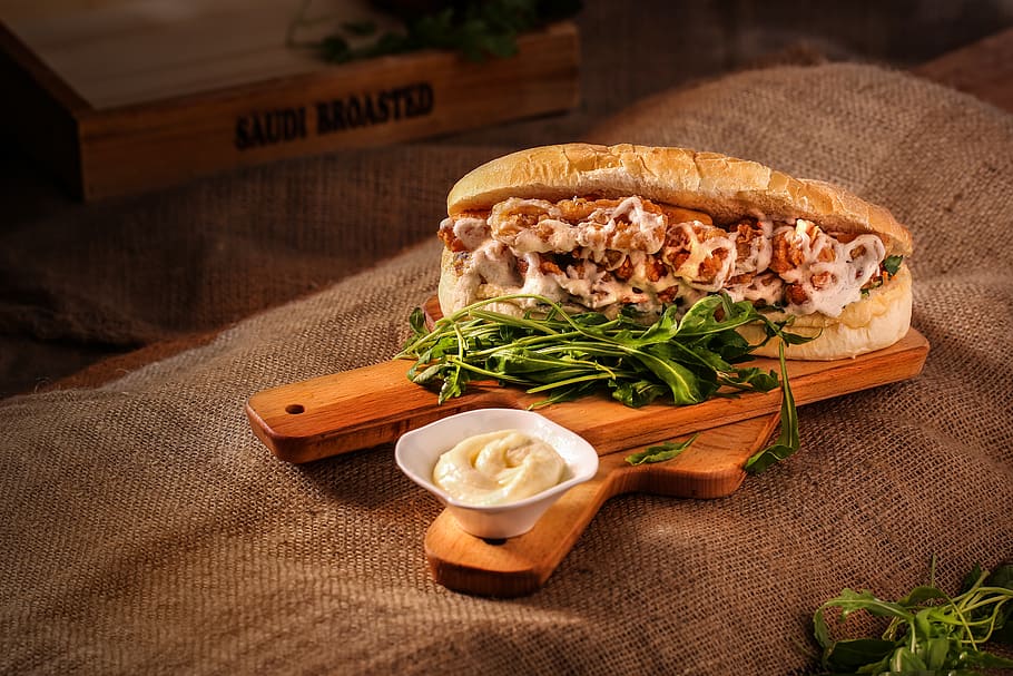 Sandwich On Wooden Chopping Board, bread, broasted, delicious HD wallpaper