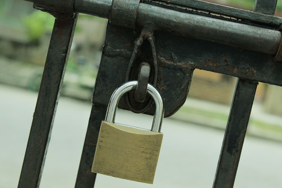 cuba, lock, camaguey, gate, bars, chain, combination lock, harness HD wallpaper