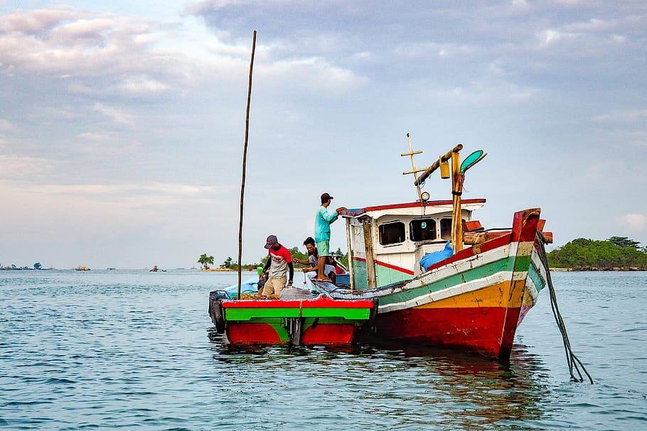 men on boat, transportation, vehicle, watercraft, vessel, person HD wallpaper