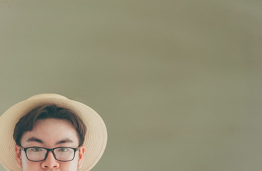 Man Wearing Brown Straw Hat, eyewear, person, young, eyeglasses, HD wallpaper