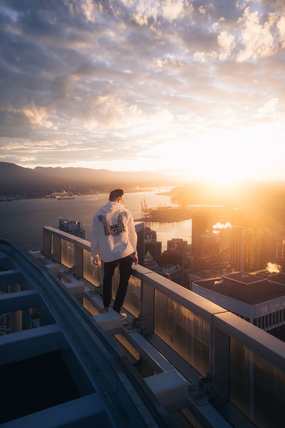 man standing on bridge, sky, sunset, architecture, one person HD wallpaper