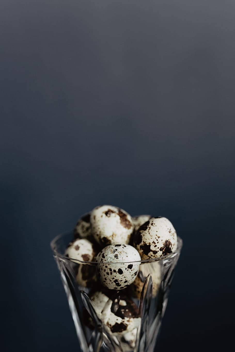 Quail eggs, food, easter, studio shot, indoors, copy space, still life HD wallpaper