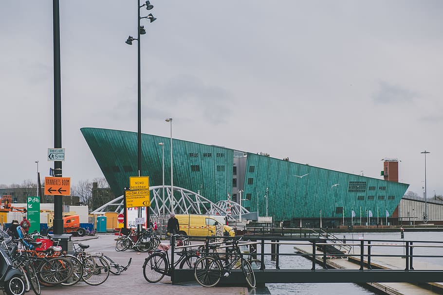 netherlands, amsterdam, nemo science museum, lampposts, big building, HD wallpaper