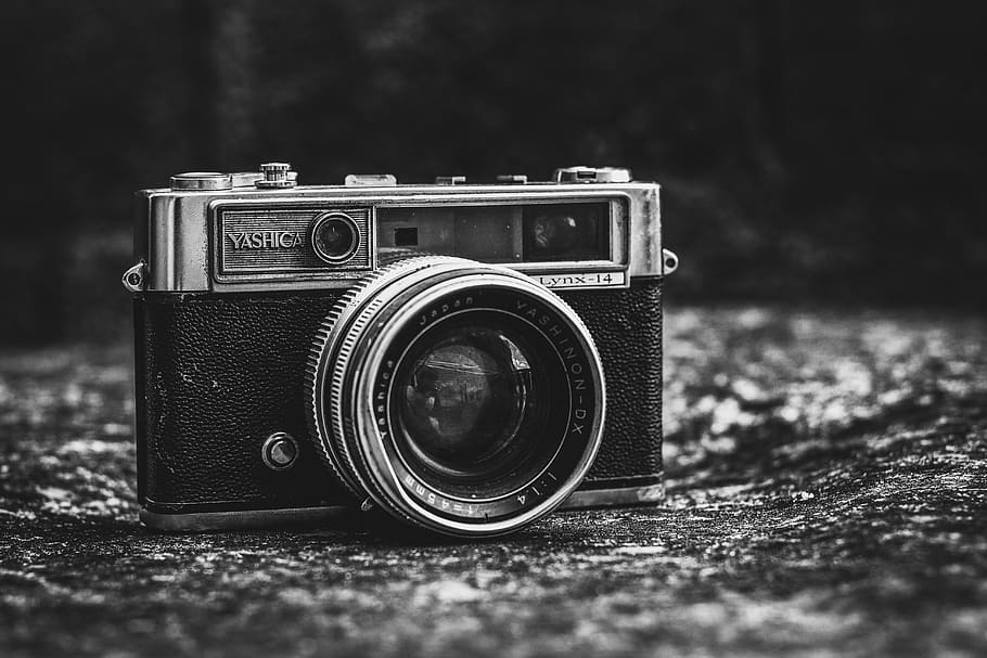 Monochrome Photo of Camera, analog camera, black-and-white, blur, HD wallpaper