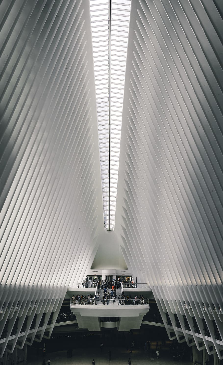 people in white concrete building, line, subway, manhattan, architecture HD wallpaper