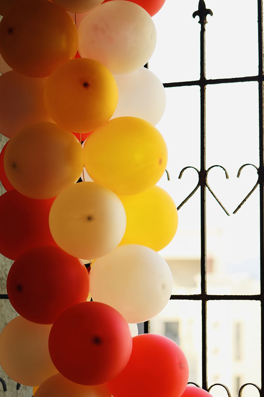 balloon, thane, india, thane west, sphere, prison, window display HD wallpaper