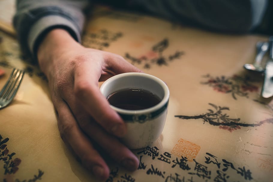 Person Holding White Ceramic Mug, beverage, caffeine, close-up HD wallpaper
