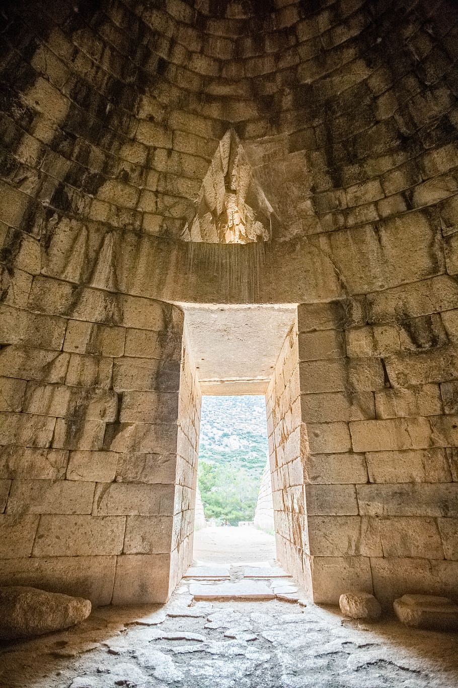 crypt, building, walkway, path, corridor, dungeon, archaeology HD wallpaper