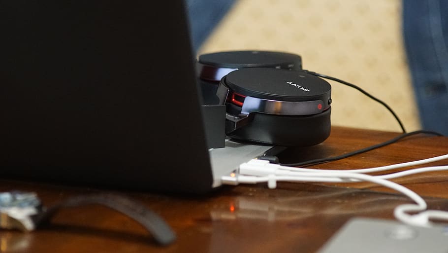 headphone, work, setup, technology, close-up, indoors, connection HD wallpaper