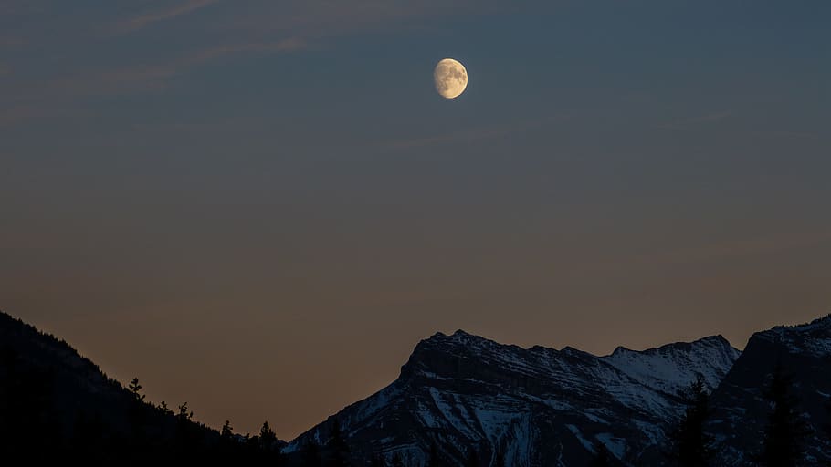 mountain under gray sky during nighttime, alps, nature, outdoors HD wallpaper