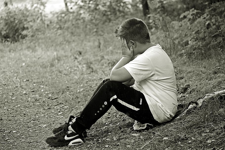 Boy in White Shirt and Black Track Pants, action, child, cry HD wallpaper
