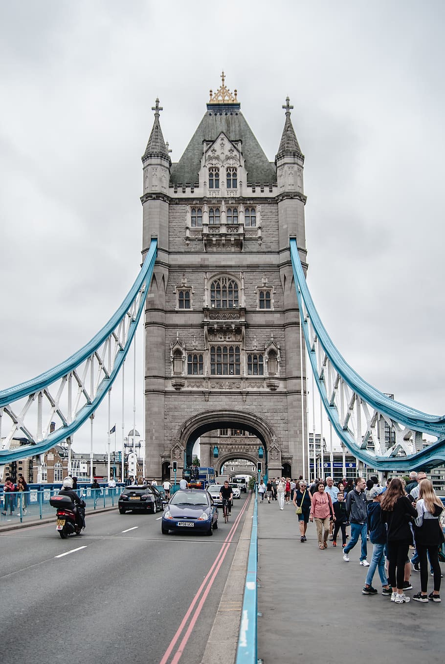 Group Of People Walking On Bridge, architecture, building, england HD wallpaper