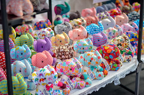 Gift in Sunday walking street market, Chiang Mai, Thailand, present HD wallpaper