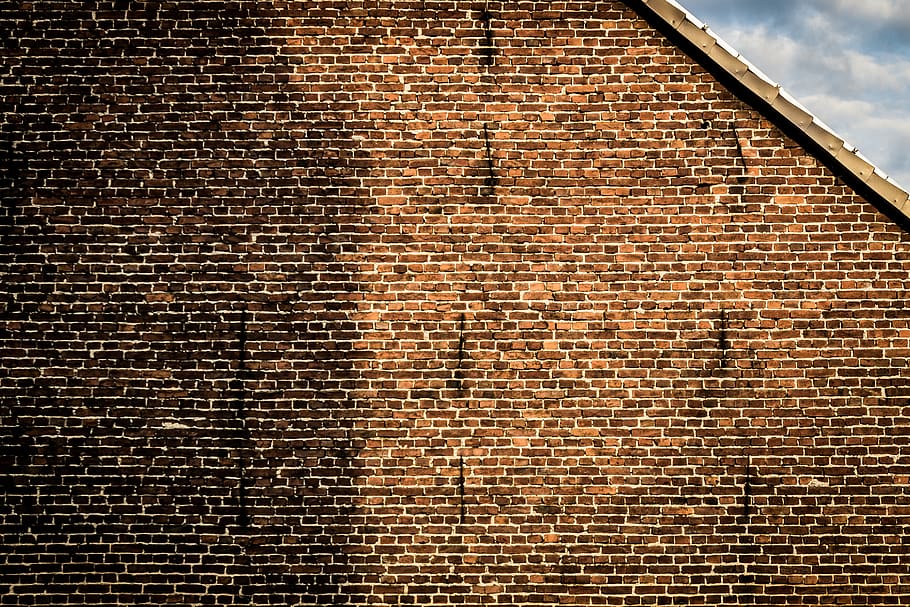 bricks, roof, wall, sky, blue, red, brown, old, barn, stable HD wallpaper