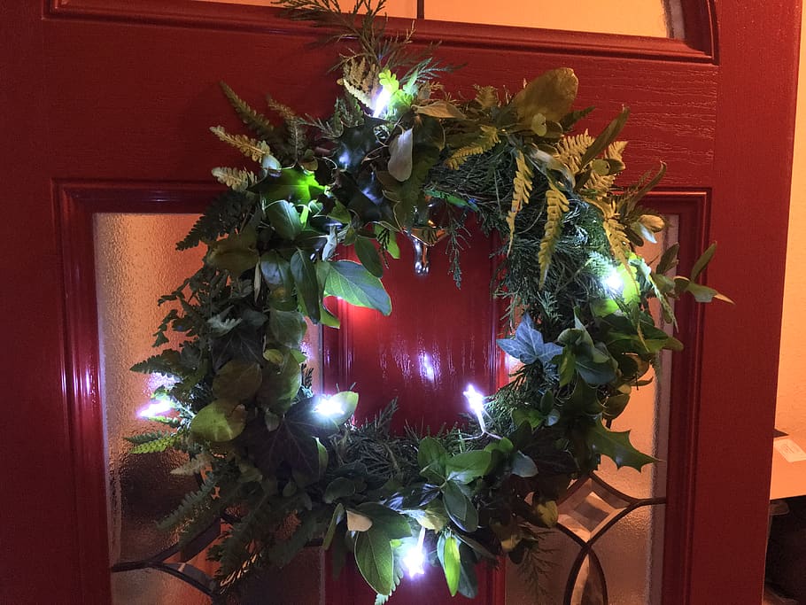 wreath, surrey, 21 fairfield ave, united kingdom, light, christmas