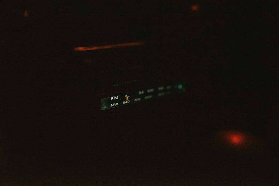radio, stereo, dark, light, black background, bmw, car, old school HD wallpaper