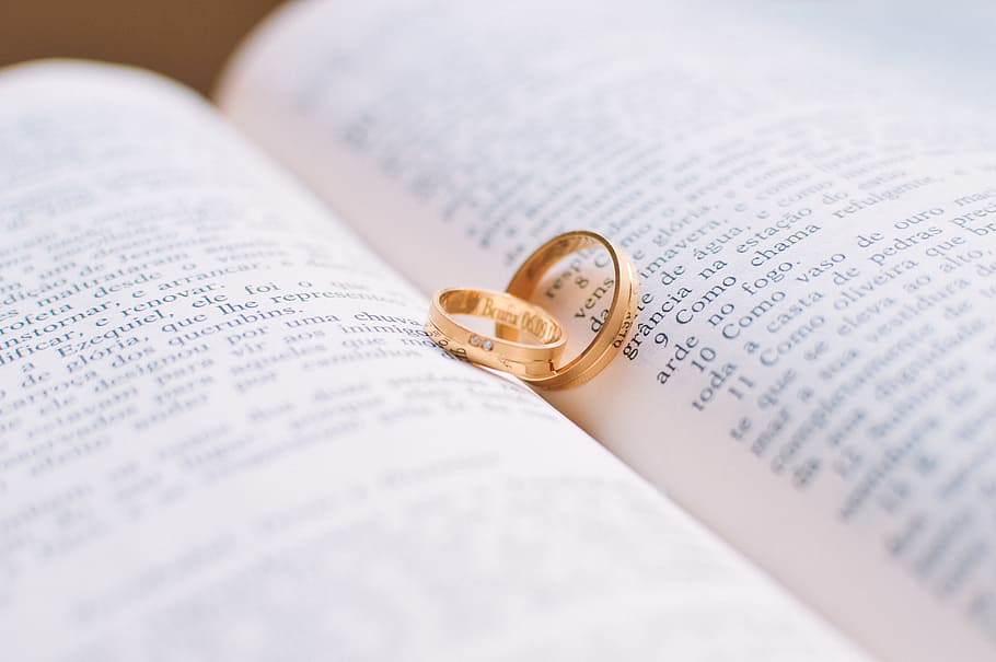 book, reading, gold, rings, jewelry, wedding, event, celebration HD wallpaper
