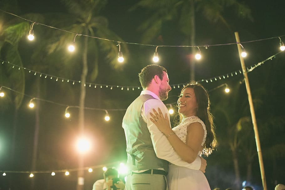 dance, wedding, lights, beach, love, summer, night, two people HD wallpaper