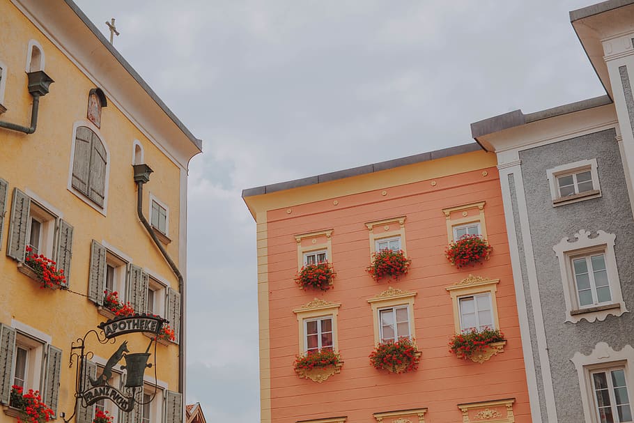 assorted buildings under white sky during daytime, building exterior HD wallpaper