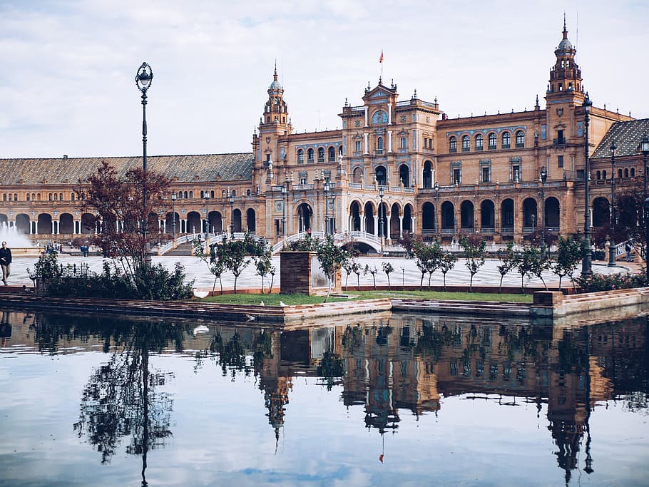 building, mirroring, museum, architecture, facade, sky, perspective HD wallpaper