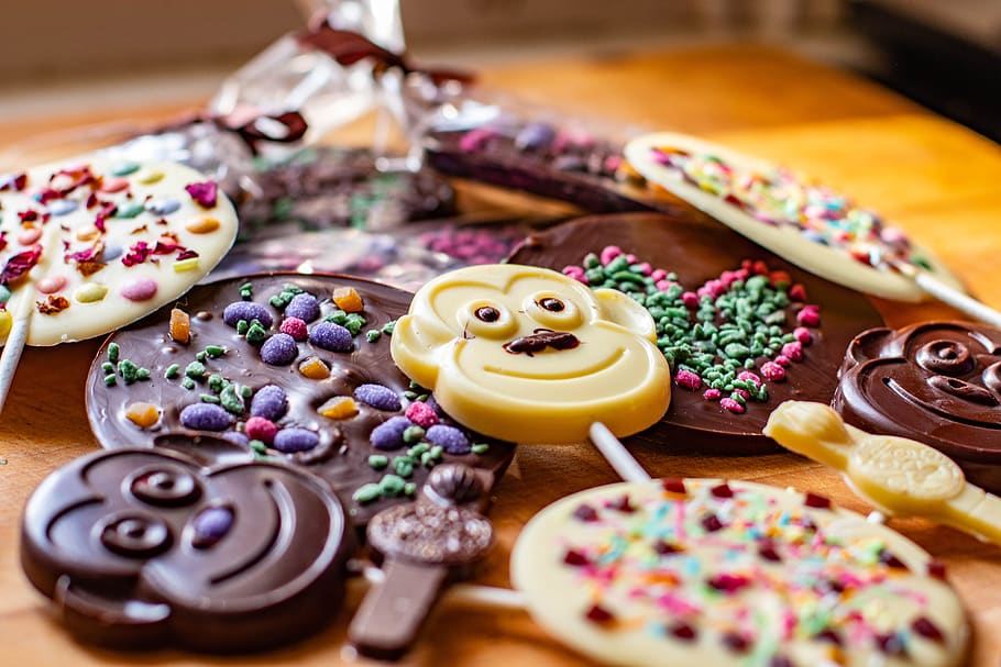 inclusions, chocolate, lollipops monkey, milk, white, dessert HD wallpaper
