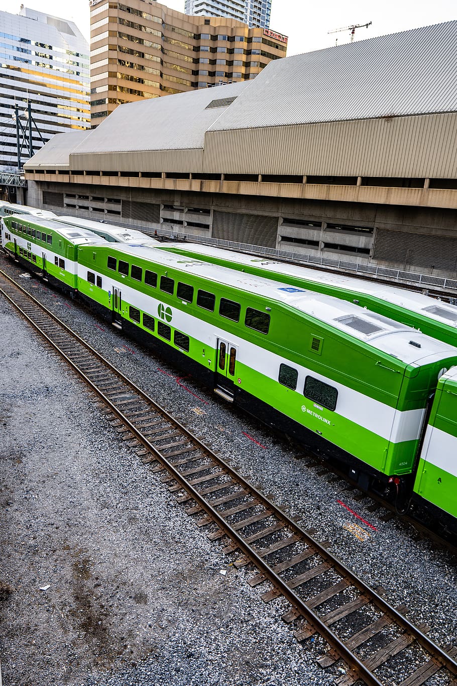 green and white train, vehicle, transportation, train track, rail HD wallpaper